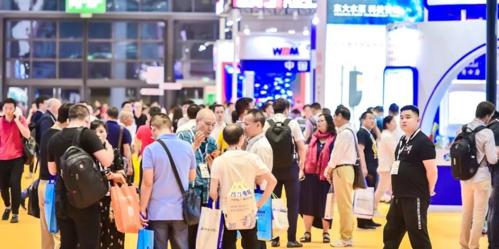 總理帶頭喝“下水道水”，新加坡為何被逼至如此？-