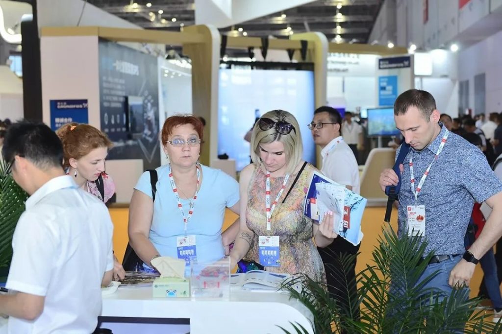 總理帶頭喝“下水道水”，新加坡為何被逼至如此？-