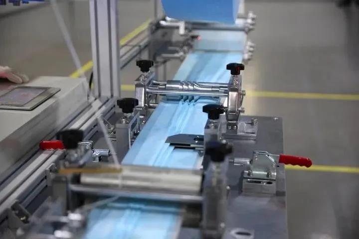 是跨界演繹，還是實力展現(xiàn)？利歐宣布口罩生產(chǎn)線投產(chǎn)，日產(chǎn)能100萬只-