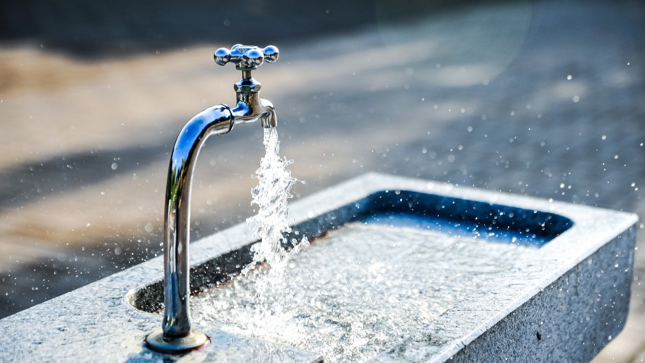 上海自來(lái)水變“網(wǎng)紅”，民生工程也能喝出高級(jí)感！